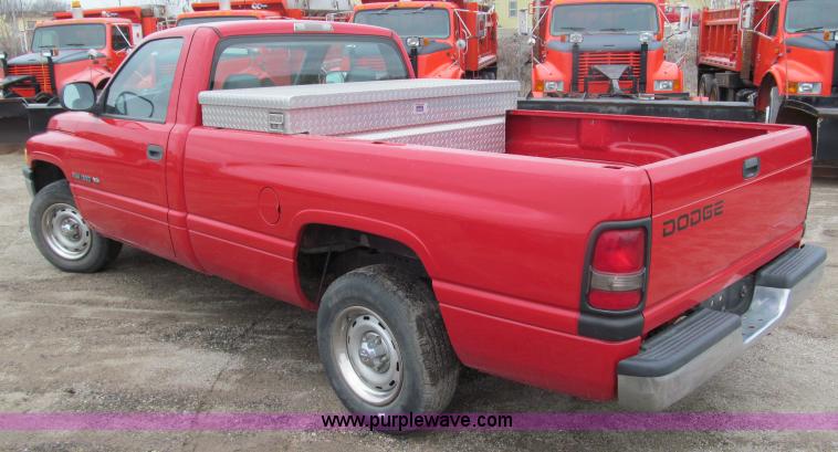 image for item D6531 2001 Dodge Ram 1500 pickup truck