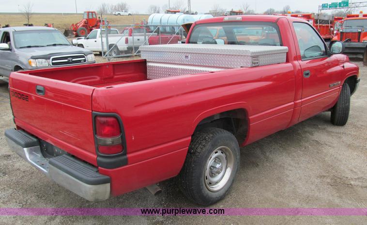 image for item D6531 2001 Dodge Ram 1500 pickup truck