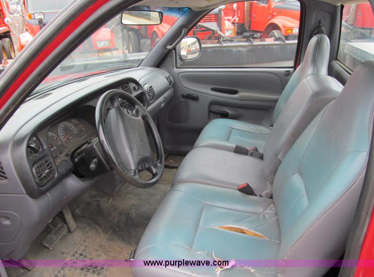 image for item D6531 2001 Dodge Ram 1500 pickup truck