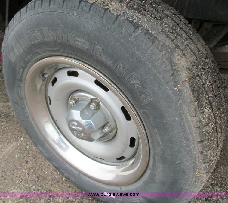 image for item D6531 2001 Dodge Ram 1500 pickup truck