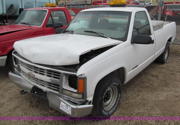 image for item D6532 1997 Chevrolet C1500 W/T pickup truck