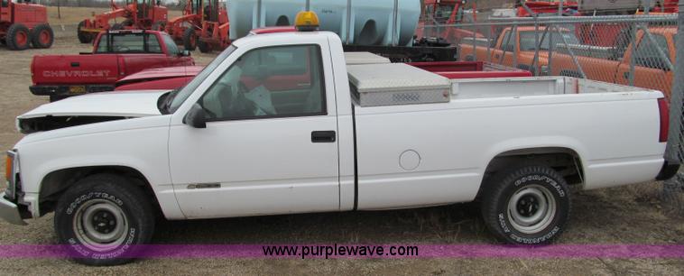 image for item D6532 1997 Chevrolet C1500 W/T pickup truck