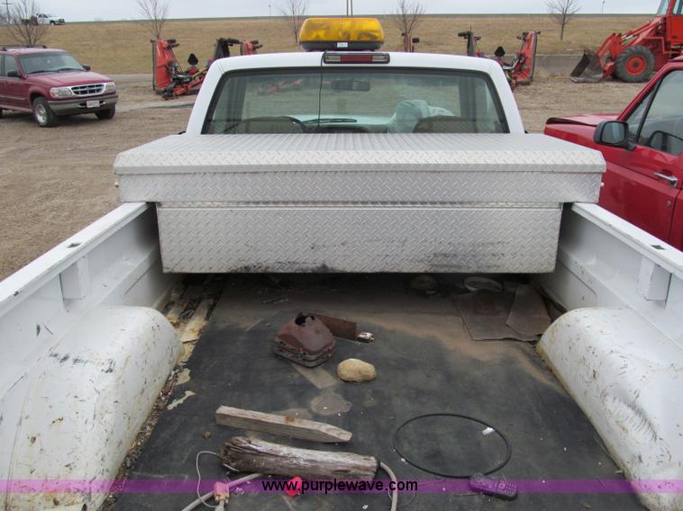 image for item D6532 1997 Chevrolet C1500 W/T pickup truck