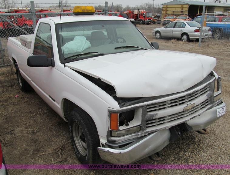 image for item D6532 1997 Chevrolet C1500 W/T pickup truck