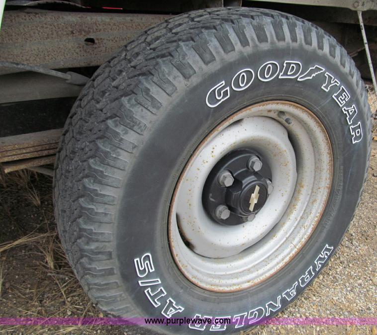 image for item D6532 1997 Chevrolet C1500 W/T pickup truck