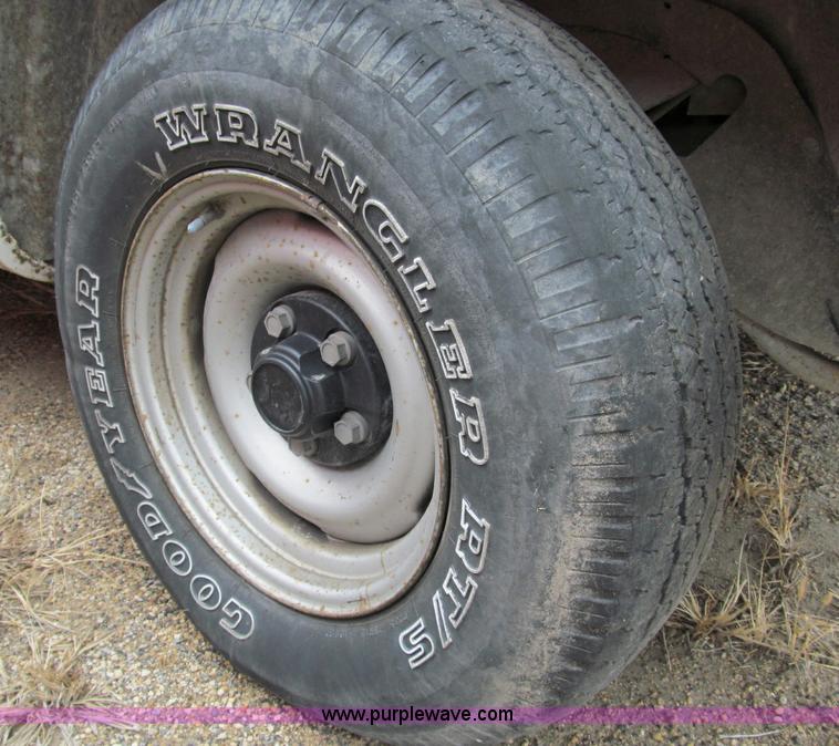 image for item D6532 1997 Chevrolet C1500 W/T pickup truck