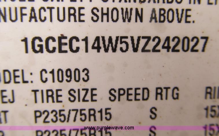 image for item D6532 1997 Chevrolet C1500 W/T pickup truck