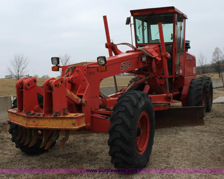 image for item D6541 1990 John Deere 670B motor grader