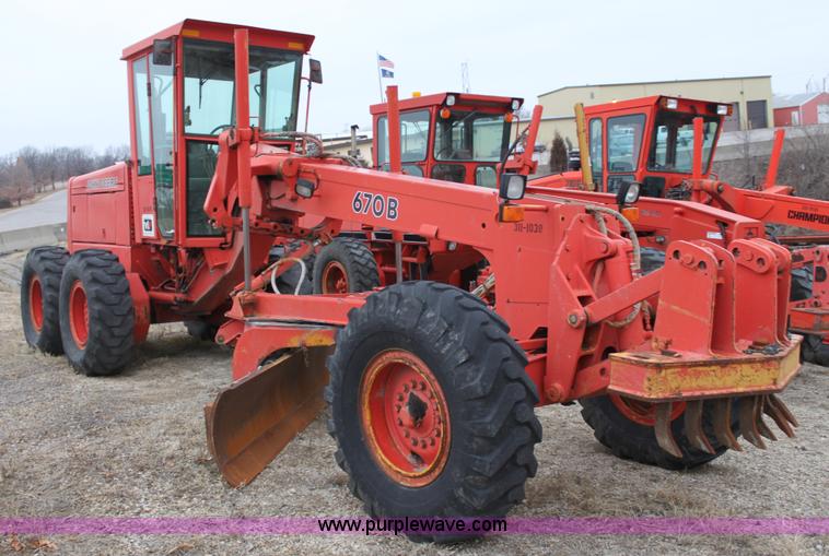 image for item D6541 1990 John Deere 670B motor grader