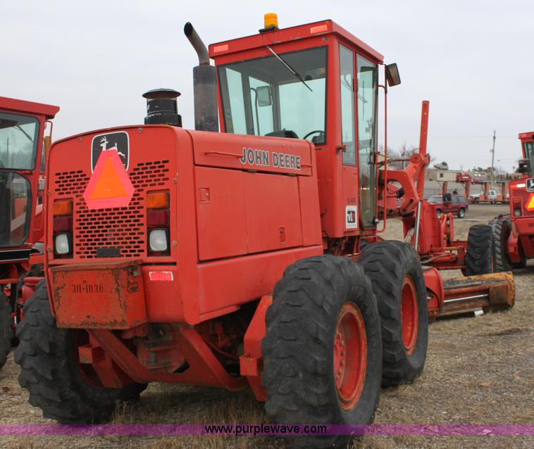 image for item D6541 1990 John Deere 670B motor grader