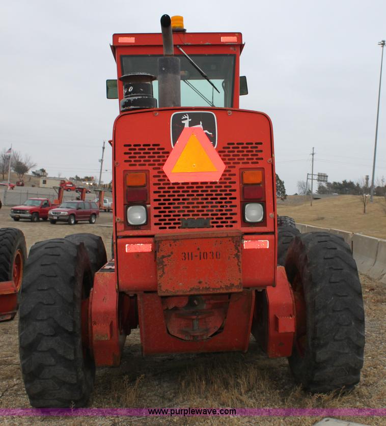 image for item D6541 1990 John Deere 670B motor grader