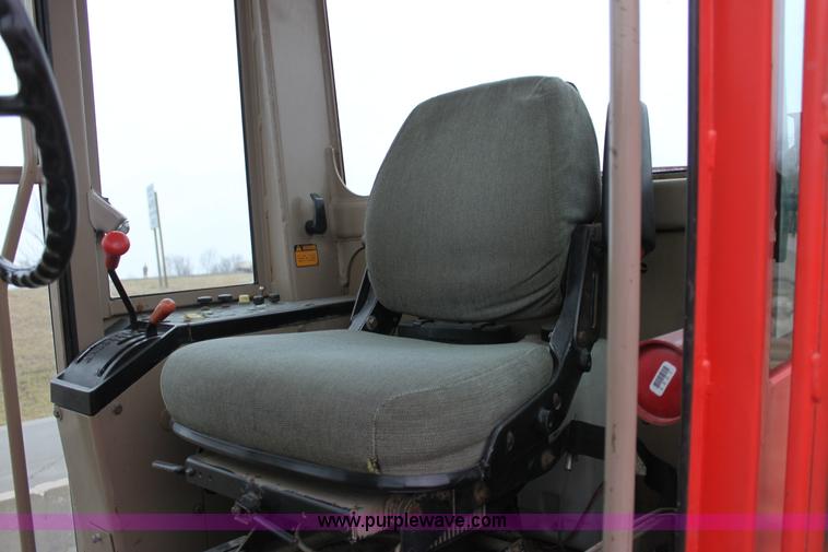 image for item D6541 1990 John Deere 670B motor grader