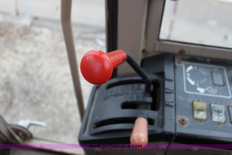 image for item D6541 1990 John Deere 670B motor grader