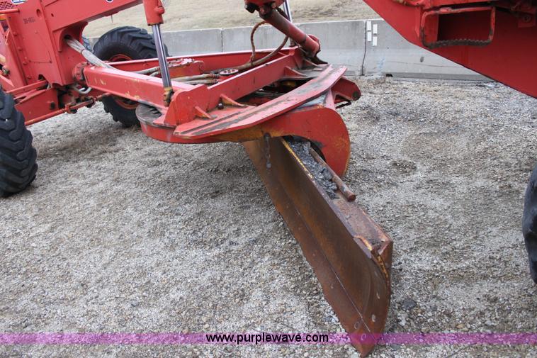 image for item D6541 1990 John Deere 670B motor grader