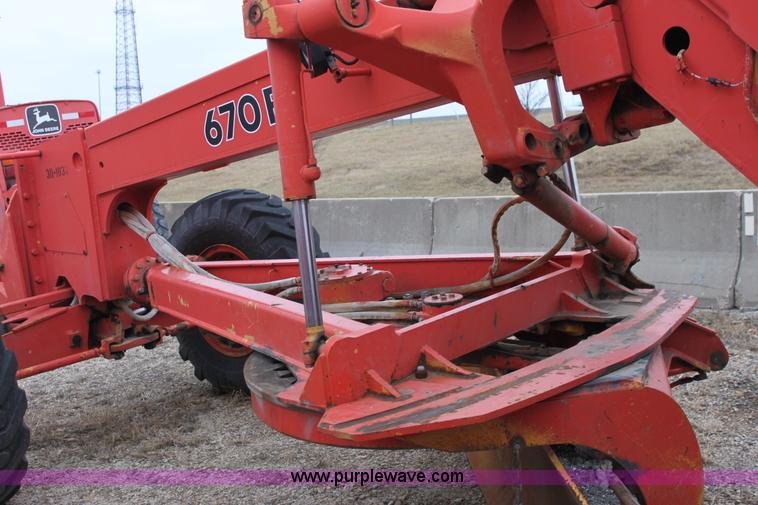image for item D6541 1990 John Deere 670B motor grader