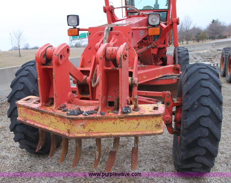 image for item D6541 1990 John Deere 670B motor grader