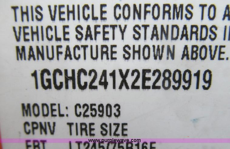 image for item D6545 2002 Chevrolet Silverado 2500HD pickup truck