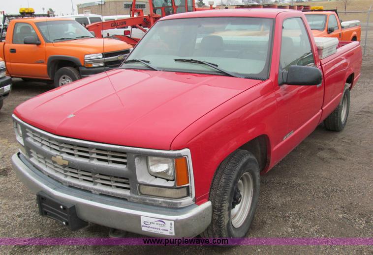 image for item D6546 1998 Chevrolet C1500 pickup truck