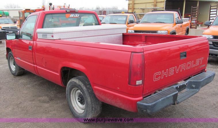 image for item D6546 1998 Chevrolet C1500 pickup truck