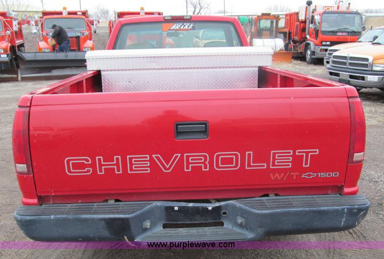 image for item D6546 1998 Chevrolet C1500 pickup truck