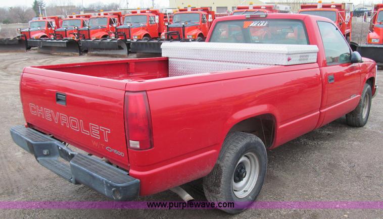 image for item D6546 1998 Chevrolet C1500 pickup truck