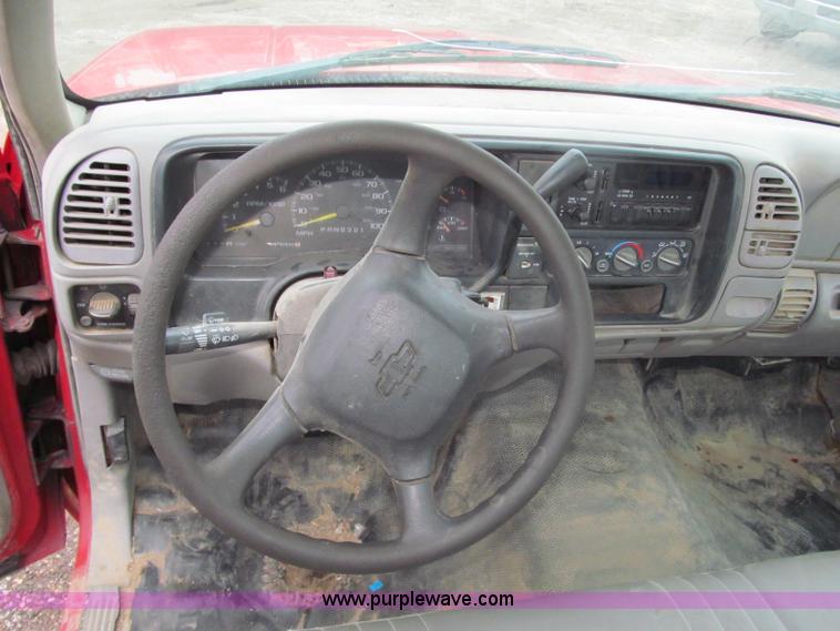 image for item D6546 1998 Chevrolet C1500 pickup truck