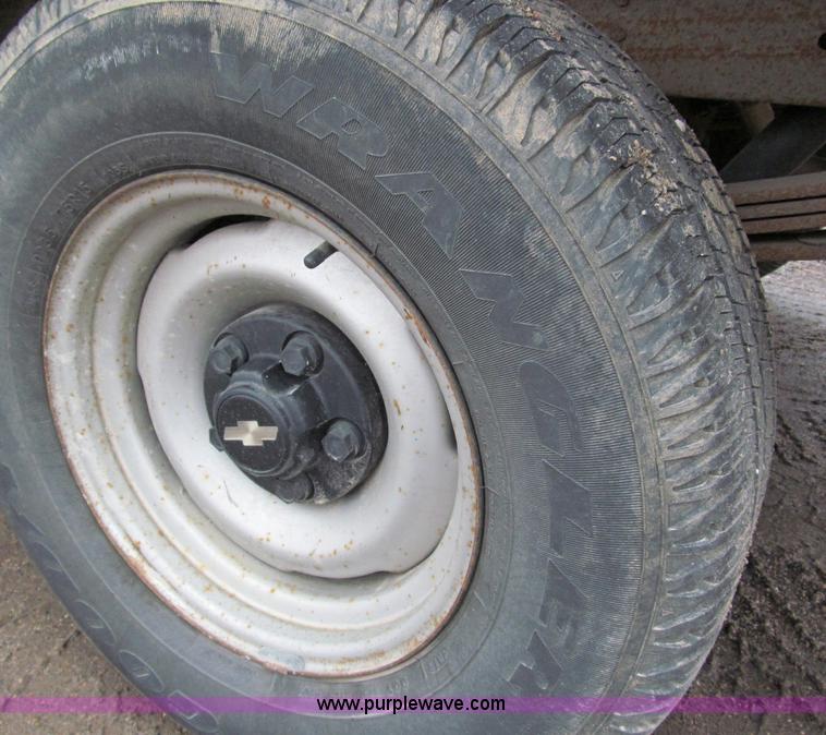image for item D6546 1998 Chevrolet C1500 pickup truck