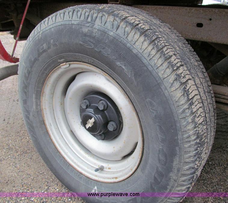 image for item D6546 1998 Chevrolet C1500 pickup truck
