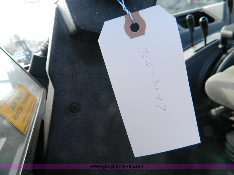 image for item D8777 1998 New Holland 7740SL tractor