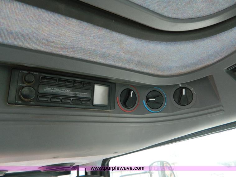 image for item D8777 1998 New Holland 7740SL tractor