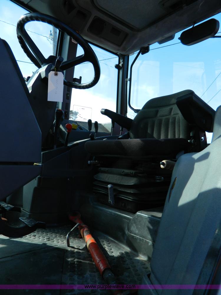 image for item D8780 1998 New Holland 7740SL MFWD tractor