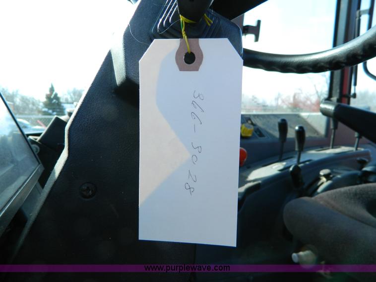 image for item D8780 1998 New Holland 7740SL MFWD tractor