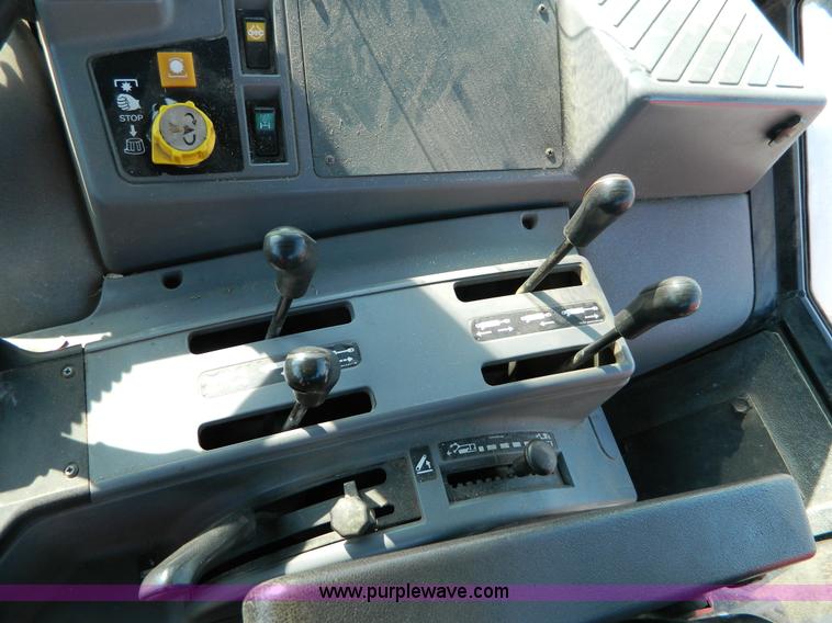 image for item D8780 1998 New Holland 7740SL MFWD tractor