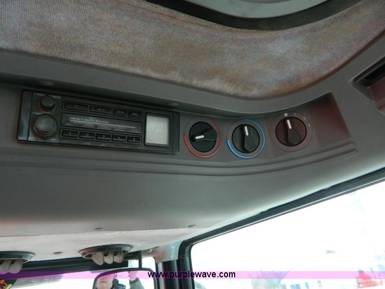 image for item D8780 1998 New Holland 7740SL MFWD tractor