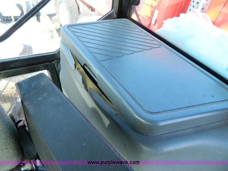 image for item D8780 1998 New Holland 7740SL MFWD tractor