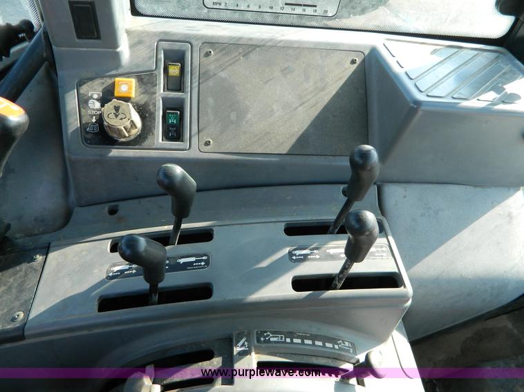 image for item D8782 1996 New Holland 7740SL tractor