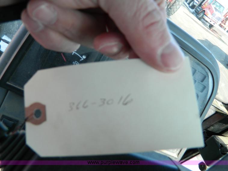 image for item D8782 1996 New Holland 7740SL tractor