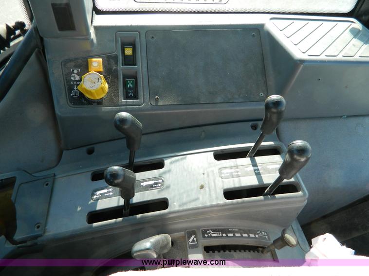 image for item D8783 1996 New Holland 7740SL tractor