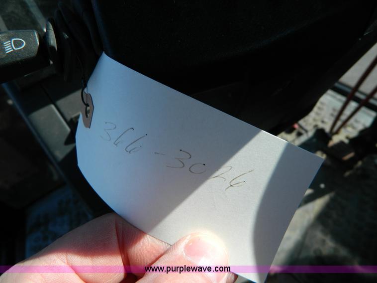 image for item D8783 1996 New Holland 7740SL tractor