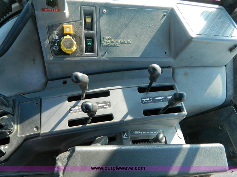 image for item D8784 1998 New Holland 7740SL tractor