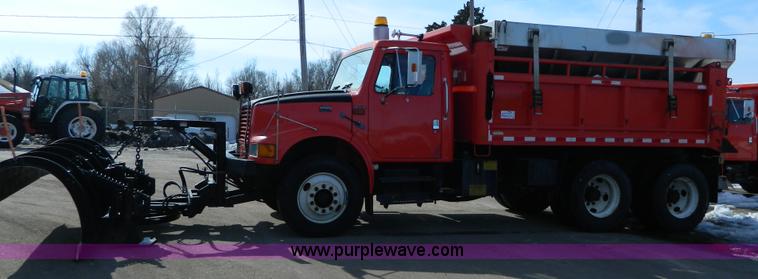 image for item D8785 1999 International 4900 tandem axle dump truck