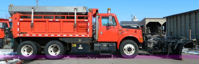 image for item D8785 1999 International 4900 tandem axle dump truck