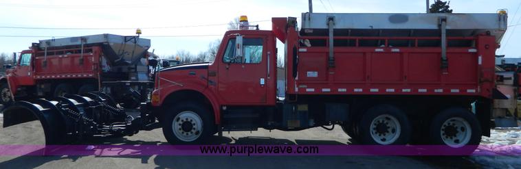image for item D8785 1999 International 4900 tandem axle dump truck