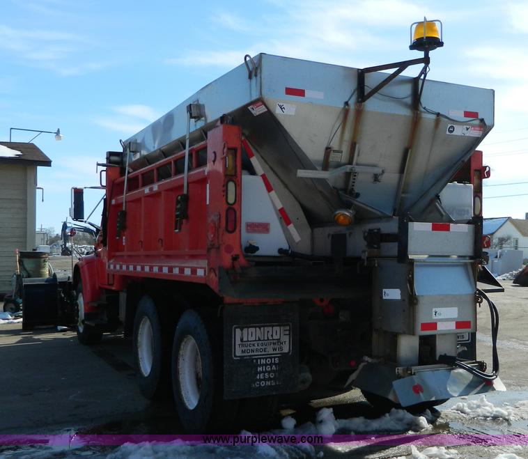 image for item D8785 1999 International 4900 tandem axle dump truck