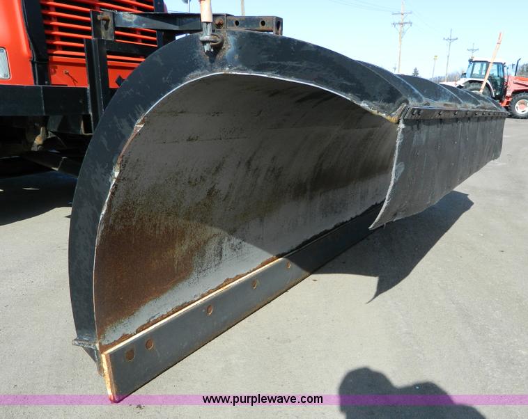 image for item D8785 1999 International 4900 tandem axle dump truck