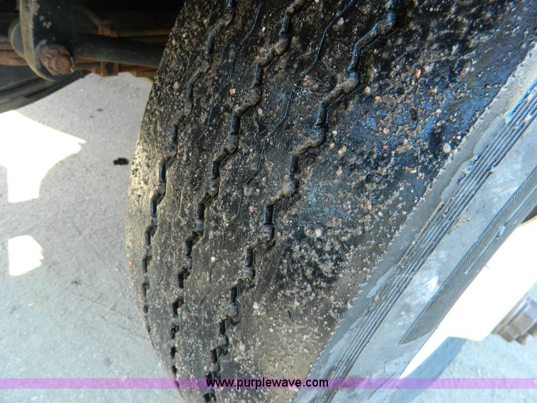 image for item D8785 1999 International 4900 tandem axle dump truck