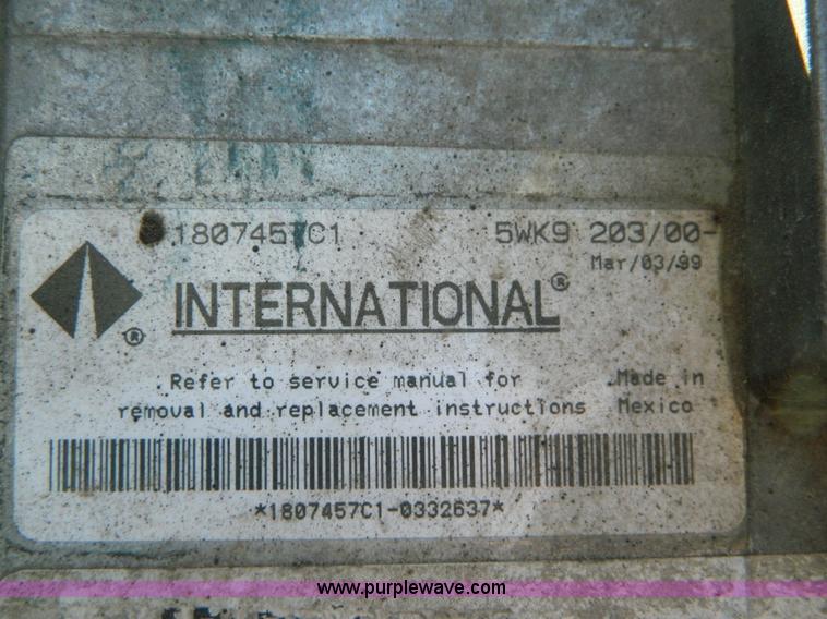 image for item D8785 1999 International 4900 tandem axle dump truck