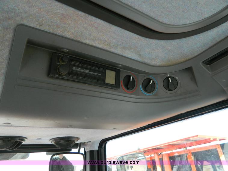 image for item D8788 1998 New Holland 7740SL tractor