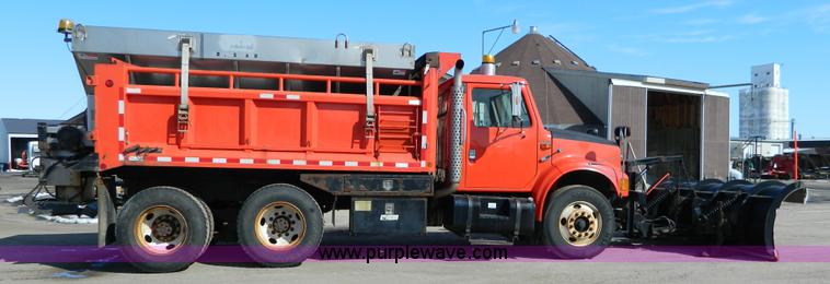 image for item D8789 1999 International 4900 tandem axle dump truck