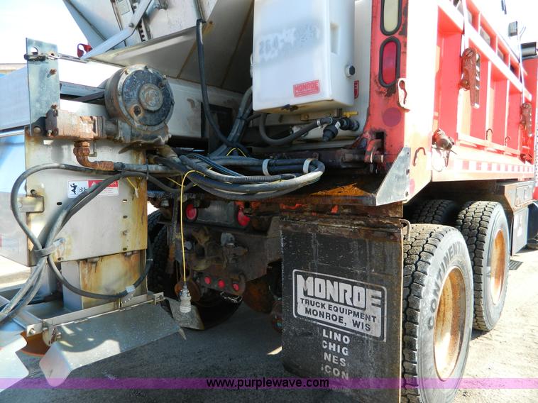 image for item D8789 1999 International 4900 tandem axle dump truck